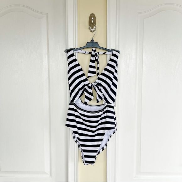 Gibson Latimer Other - Gibson Latimer XS Bodysuit One Piece Bathing Suit Black White Front Opening Bow